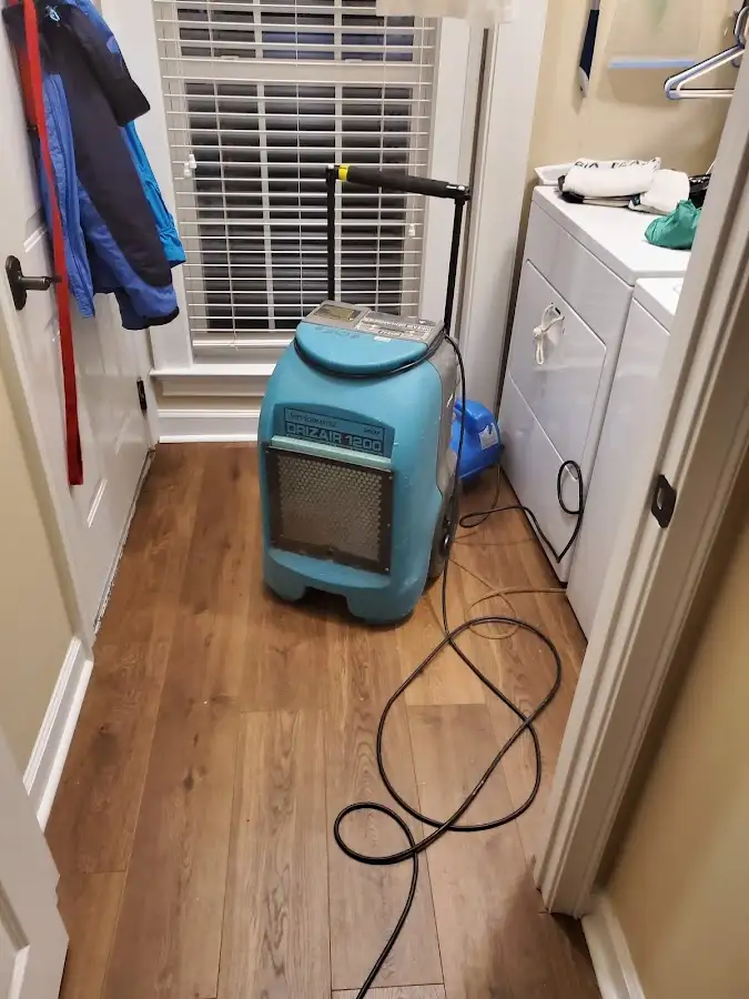 Commercial dehumidifier deployed for Crawl Space Restoration in Chattanooga